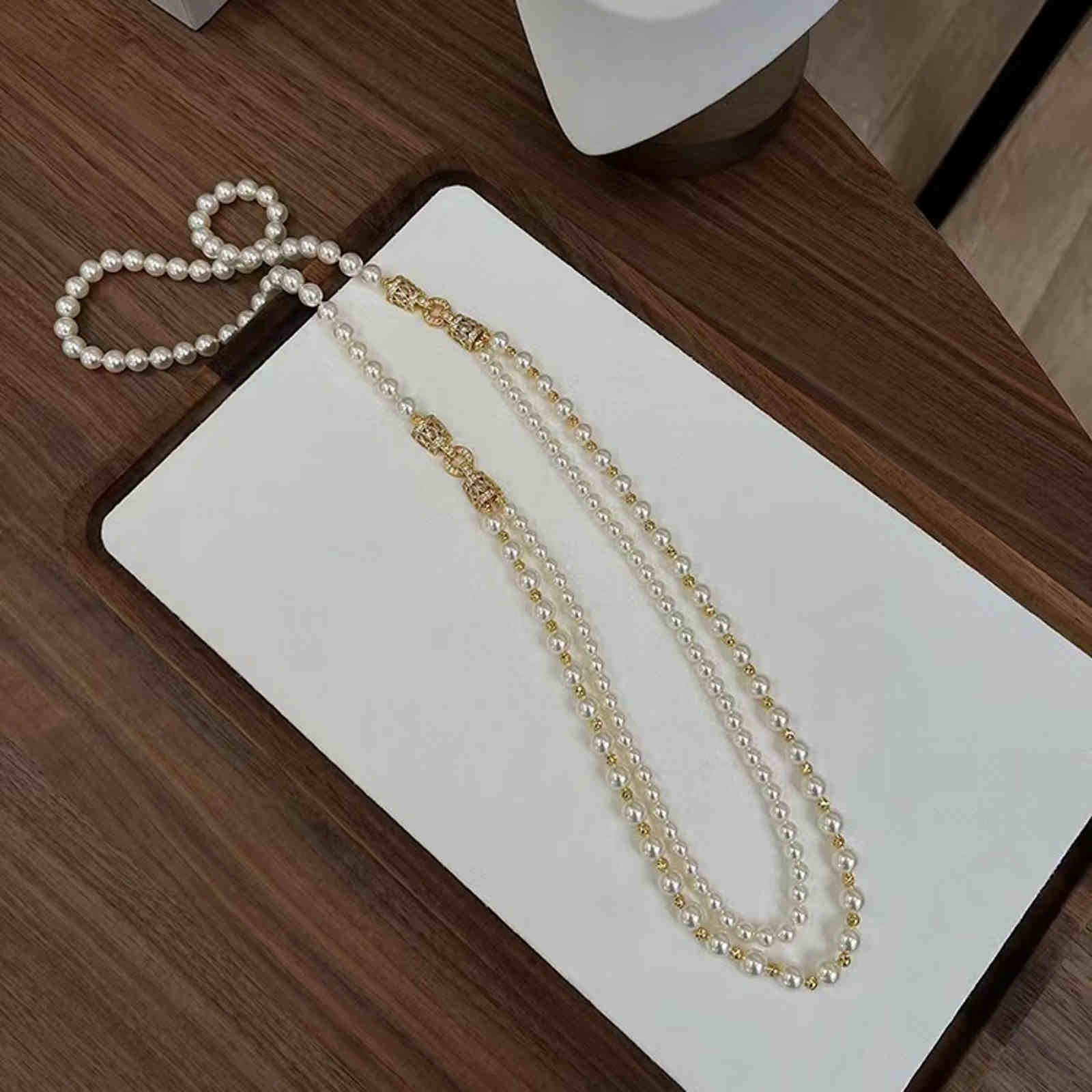 Multi-Strand Long Pearl Necklace Luxury Style White Pearl Chain Necklace