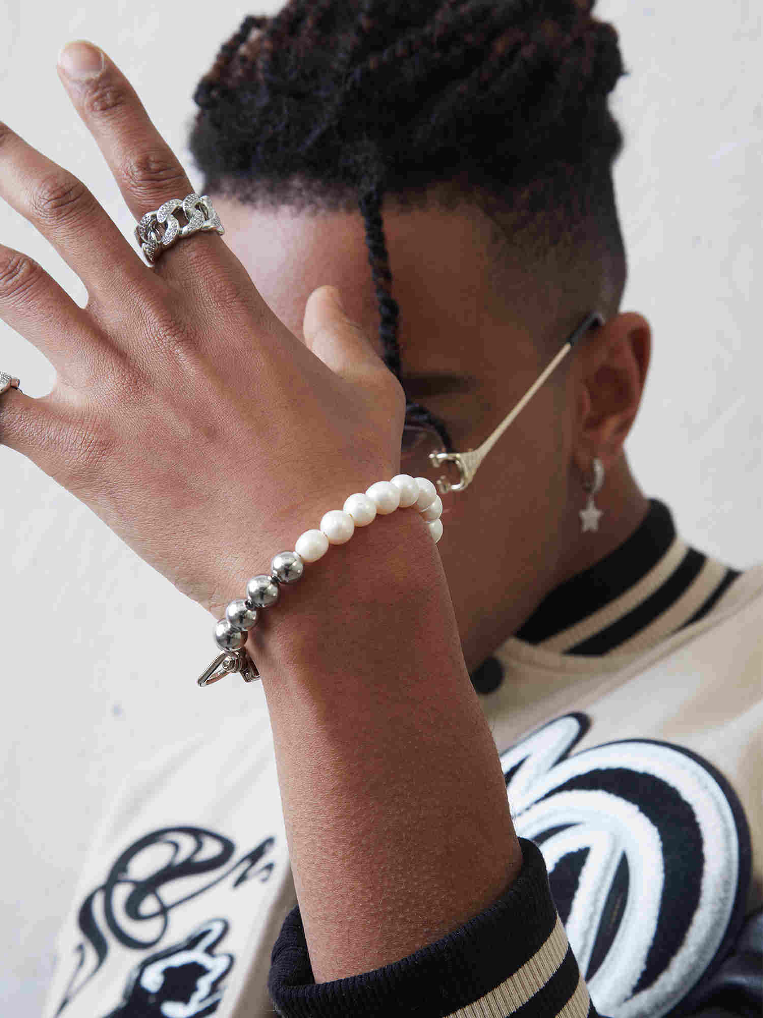 AAA Mens Pearl Necklace | Metal Real Pearl Necklace for Men in 18K Gold and White Gold Plated (10mm)