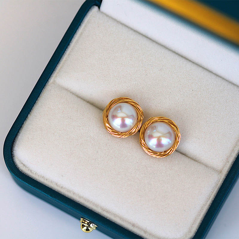 Aretes de perlas cultivadas de agua dulce AAA Perla de oro blanco negro disponible en pasador de plata