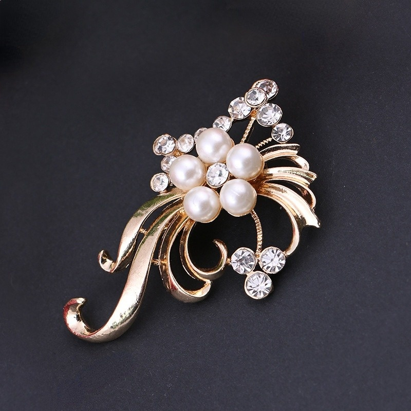 Retro Premium Handmade Diamond Flower Brooch