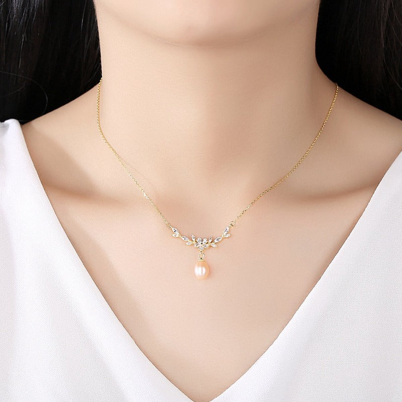 Halskette mit Anhänger aus Süßwasserperlen und Diamanten, 14 Karat Gold über Sterlingsilber (8–9 mm)