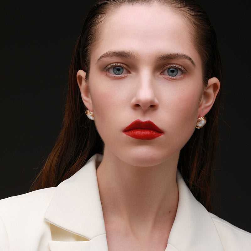 Aretes de perlas cultivadas de agua dulce AAA Perla de oro blanco negro disponible en pasador de plata