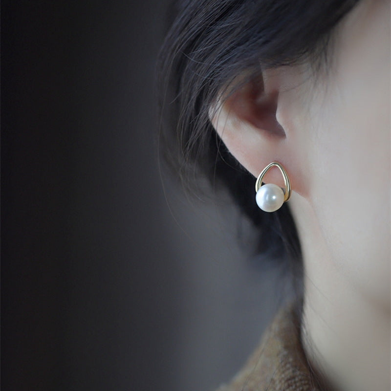 Pendientes colgantes de perlas triangulares AAA | Pendientes de perlas de agua dulce | Pendientes de perlas reales con pasadores de plata de ley (7-8 mm)