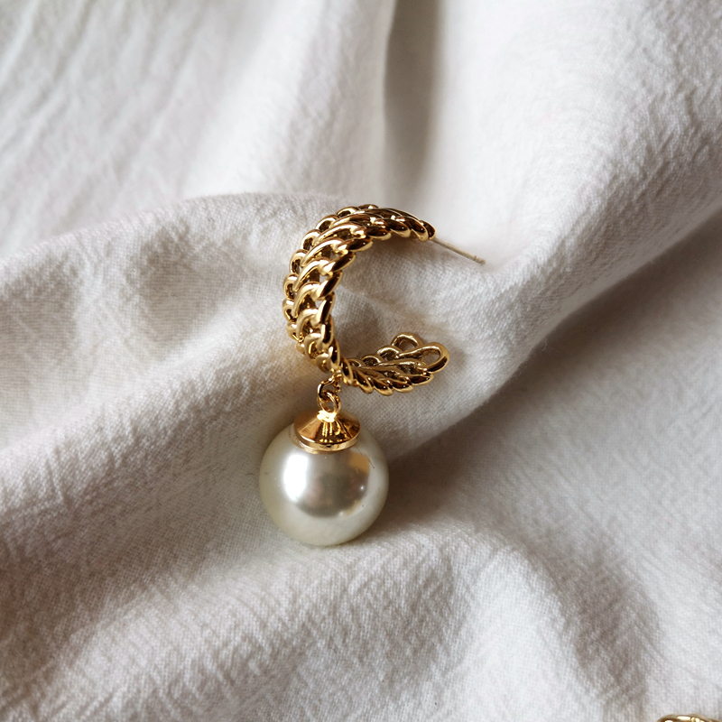 16MM Big Pearl Drop Earrings | Pearl Chain Link Hoop Earrings in 14K Gold Plated