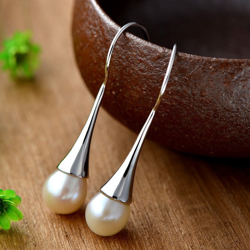 Aretes de perlas de agua dulce Aretes colgantes con tacones altos en plata de ley (8-9 mm)