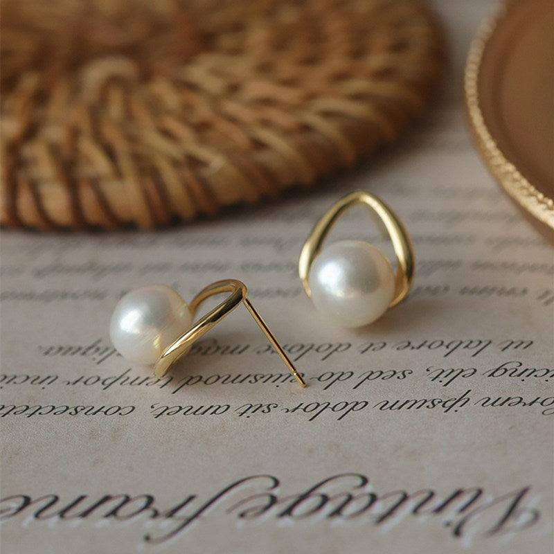 Pendientes colgantes de perlas triangulares AAA | Pendientes de perlas de agua dulce | Pendientes de perlas reales con pasadores de plata de ley (7-8 mm)