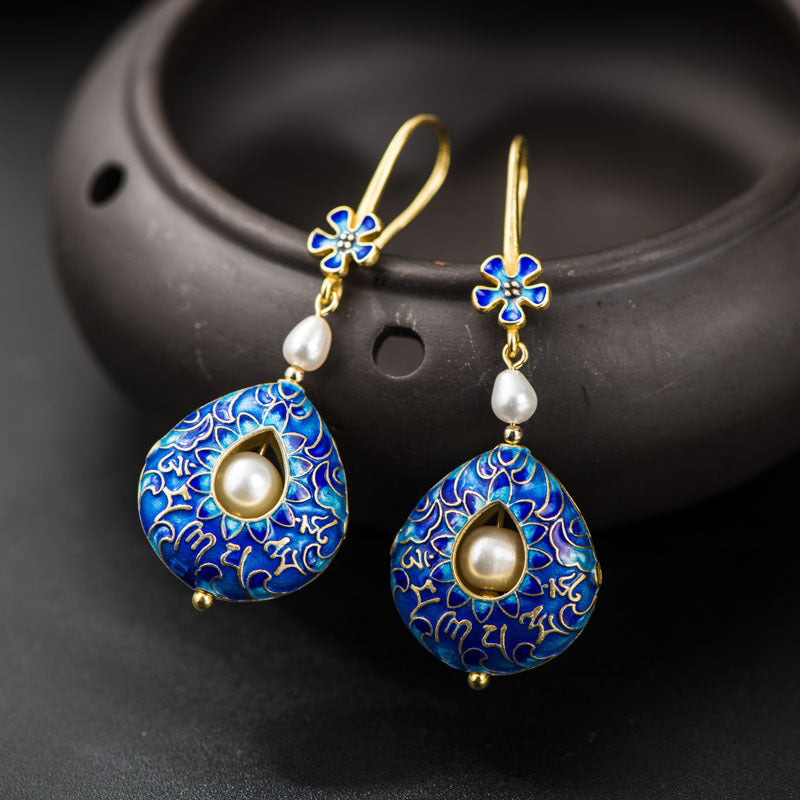 Aretes colgantes estilo cloisonné de perlas cultivadas de agua dulce en oro de 14 quilates sobre plata de ley (4-5 mm)