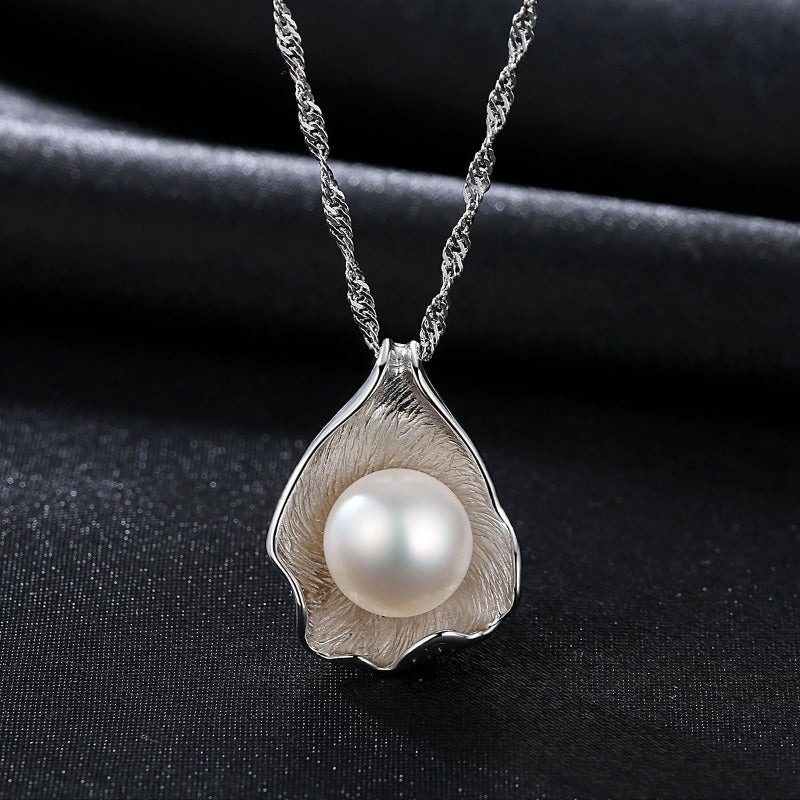 White Gold Unique Freshwater Pearl Pendant Necklace (AAA Pearl 8-8.5mm)