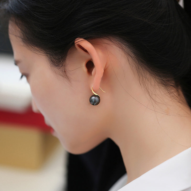 Aretes colgantes con perlas negras y tacones altos para mujer en oro de 14 quilates sobre plata de ley (9 mm)