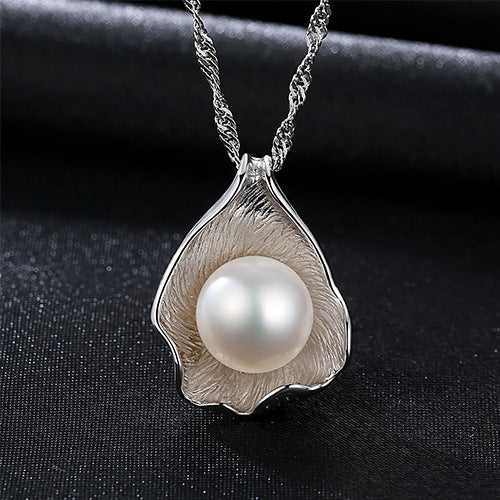 White Gold Unique Freshwater Pearl Pendant Necklace (AAA Pearl 8-8.5mm)