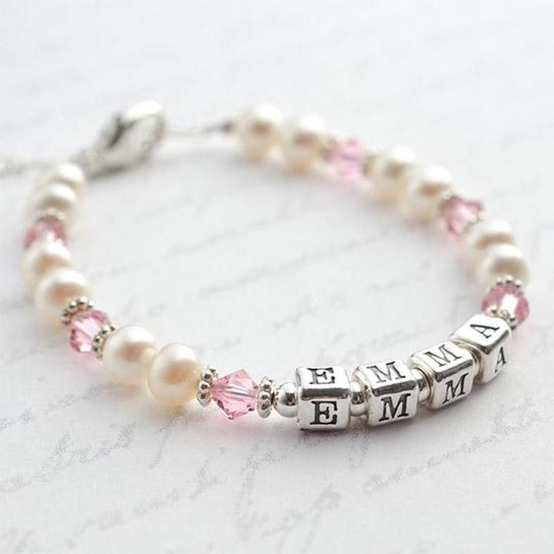 Bracelet de perles d'eau douce 100% fait main personnalisé pour petite fille Bracelet personnalisé avec pierre de naissance et signes du zodiaque