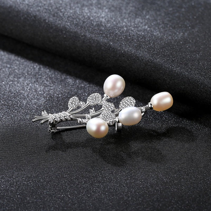 antique brooch jewelry