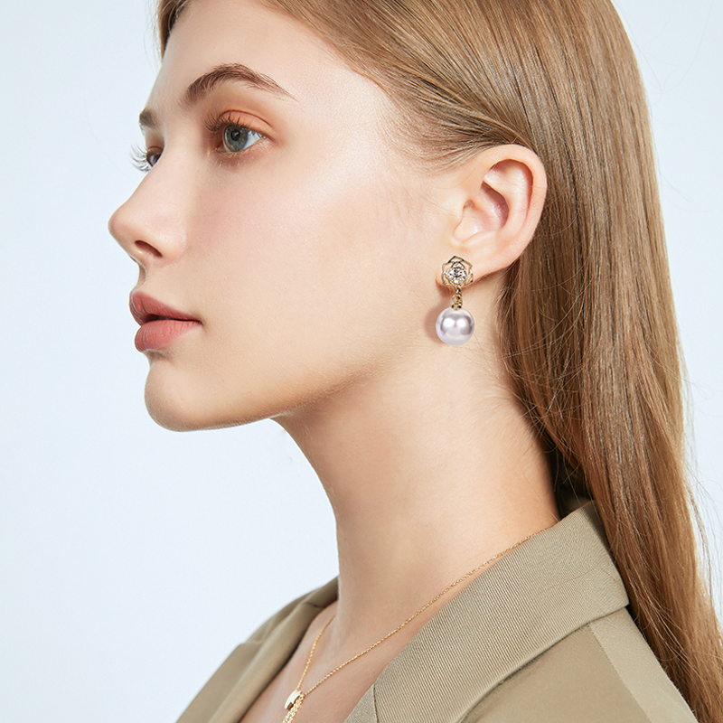 Pendientes colgantes de perlas de flores | Pendientes colgantes de diamantes y perlas rosas | Pendientes de perlas con clip para piercing y no piercing (10 mm)