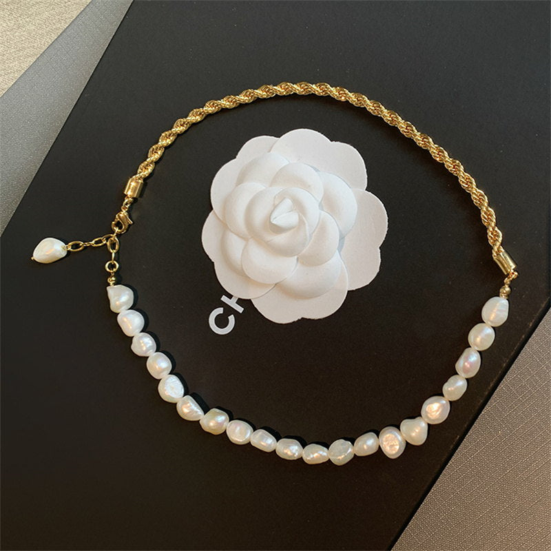 Halskette mit halb echten Perlen und halb Gold | Halskette mit gedrehter Barockperlenkette, 18 Karat vergoldet