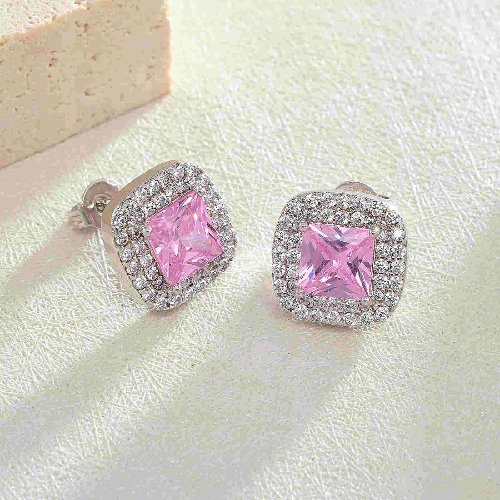 Pendientes de diamantes con forma de gota de agua y cuadrados redondos con pasador de plata S925