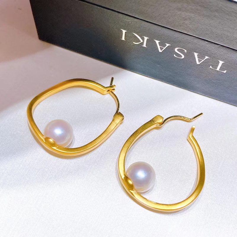 Pendientes de aro Huggie con perlas reales AAA Akoya | Pendientes de aro grandes de oro de 18 quilates para mujer con perlas de agua dulce y pasador de plata 925 debajo