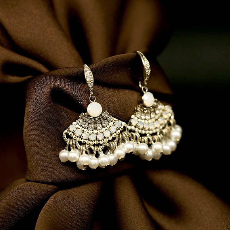 Aretes colgantes con perlas estilo corte real para mujer en oro de 14 quilates sobre plata de ley (3 mm)