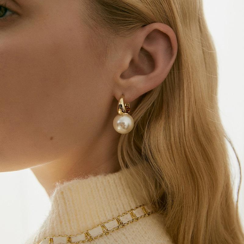 White Big Pearl Earrings