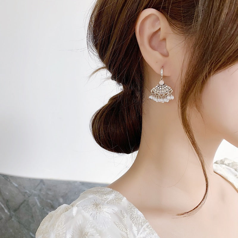 Aretes colgantes con perlas estilo corte real para mujer en oro de 14 quilates sobre plata de ley (3 mm)