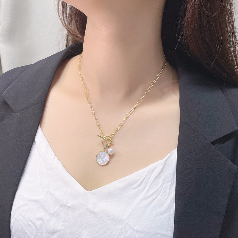 OT Clasp Fashion Halskette mit Perlmutt-Anhänger, 14 Karat Gold über Sterling-Silber-Verschluss