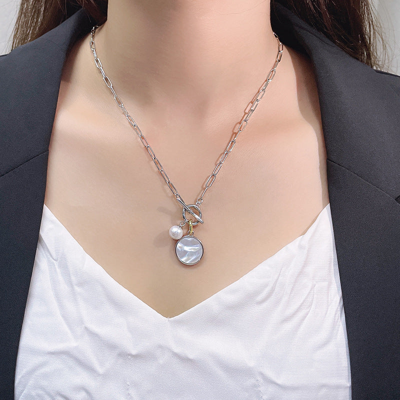 OT Clasp Fashion Halskette mit Perlmutt-Anhänger, 14 Karat Gold über Sterling-Silber-Verschluss