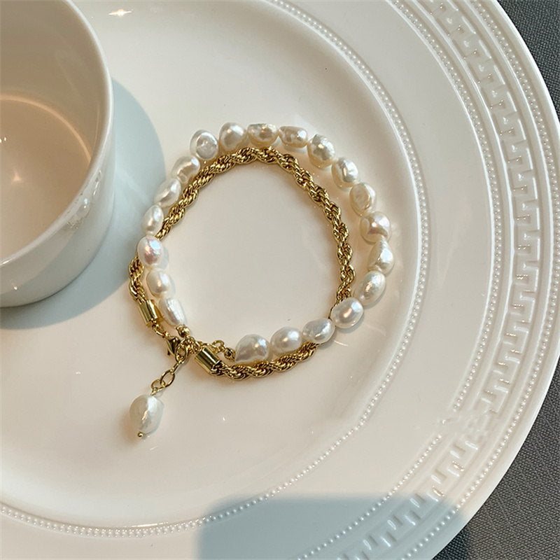 Halskette mit halb echten Perlen und halb Gold | Halskette mit gedrehter Barockperlenkette, 18 Karat vergoldet