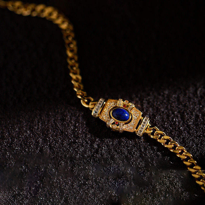 Anhänger mit Süßwasserperlen im mittelalterlichen Stil und goldenes Armband | Halskette mit goldenem Perlenanhänger | Armband aus Gold und Diamanten