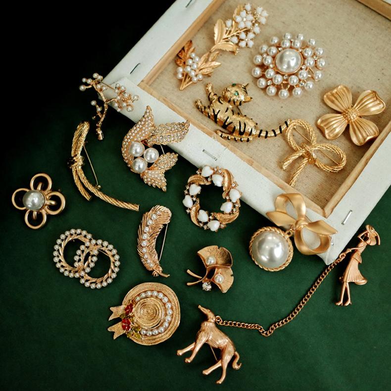 vintage brooches