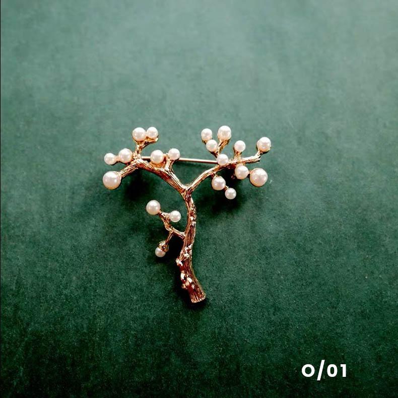 gold pearl Tree brooch