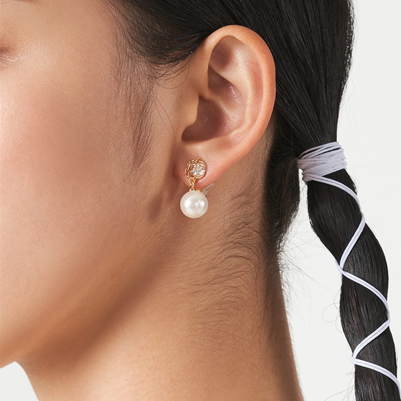 Pendientes colgantes de perlas de flores | Pendientes colgantes de diamantes y perlas rosas | Pendientes de perlas con clip para piercing y no piercing (10 mm)