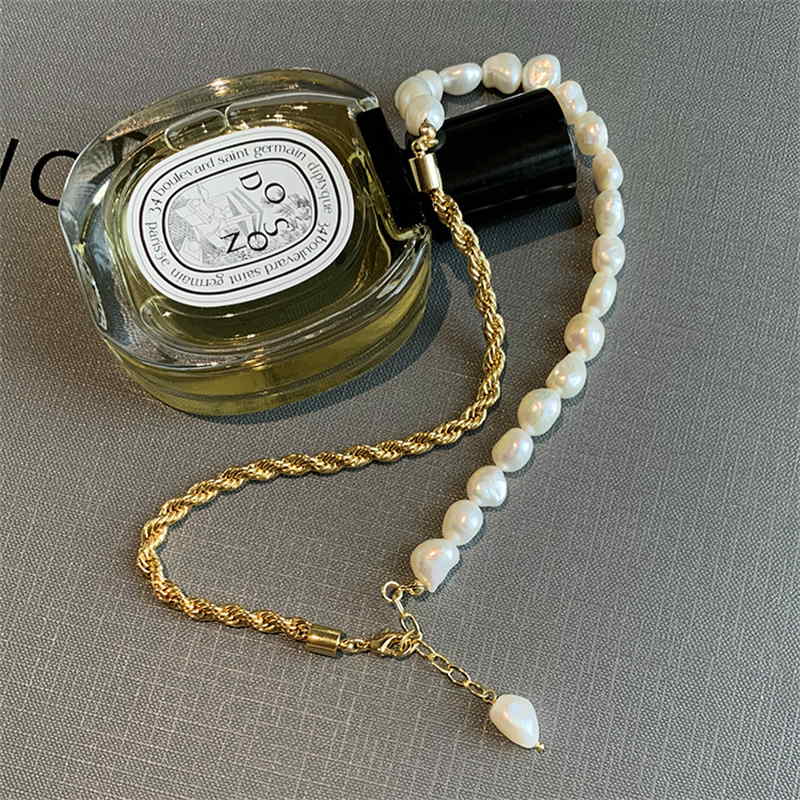 Halskette mit halb echten Perlen und halb Gold | Halskette mit gedrehter Barockperlenkette, 18 Karat vergoldet