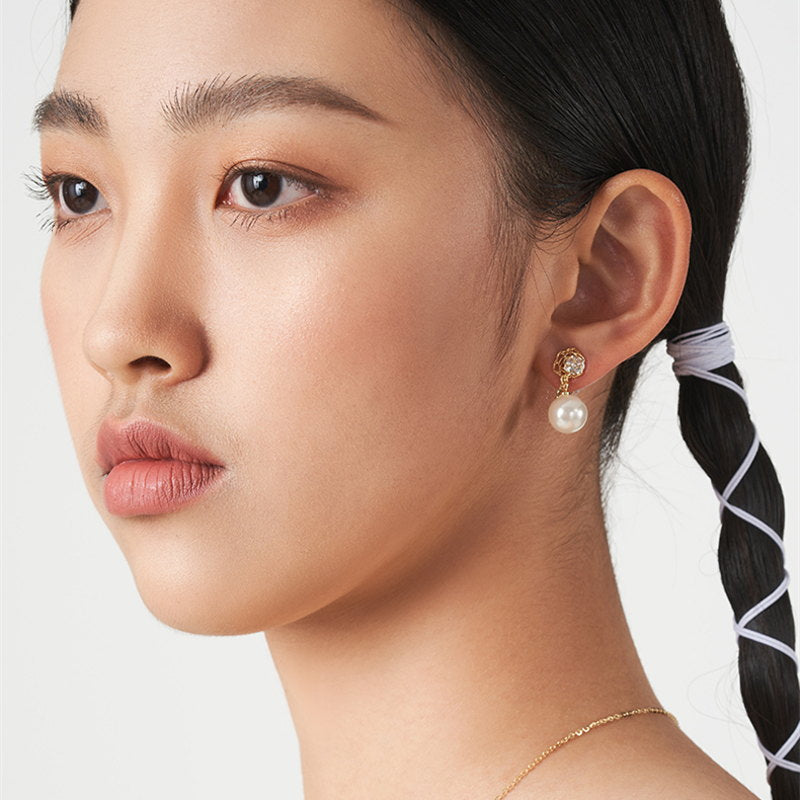 Pendientes colgantes de perlas de flores | Pendientes colgantes de diamantes y perlas rosas | Pendientes de perlas con clip para piercing y no piercing (10 mm)