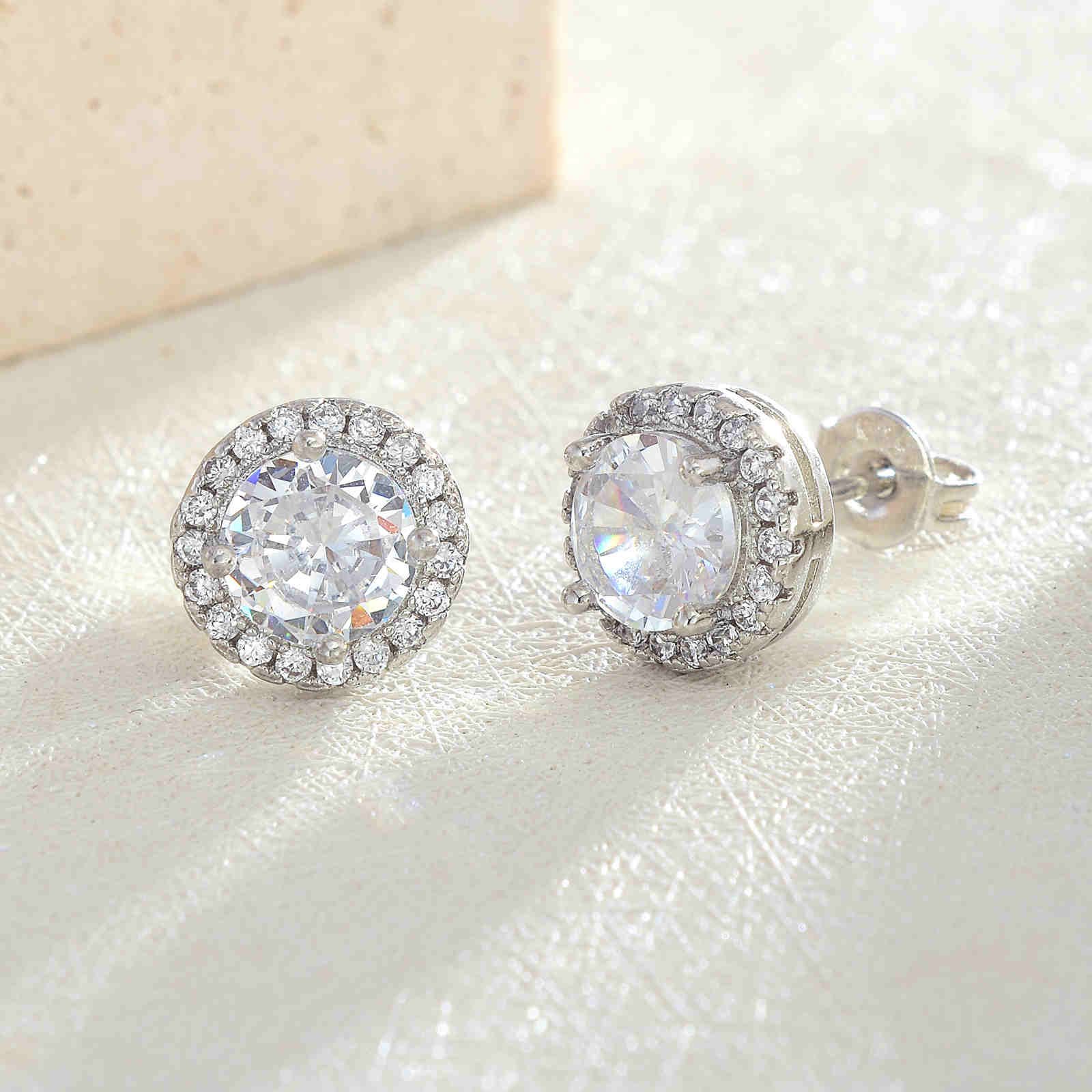 Pendientes de diamantes con forma de gota de agua y cuadrados redondos con pasador de plata S925