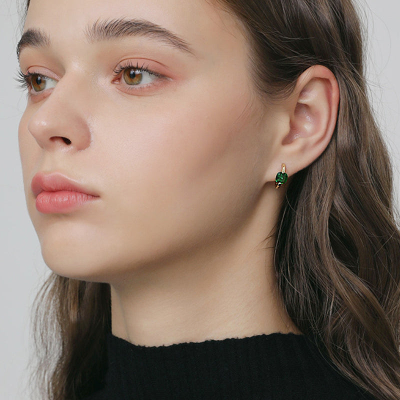 Boucles d'oreilles créoles en or 18 carats et cristal vert Petites boucles d'oreilles créoles en or avec épingle en argent