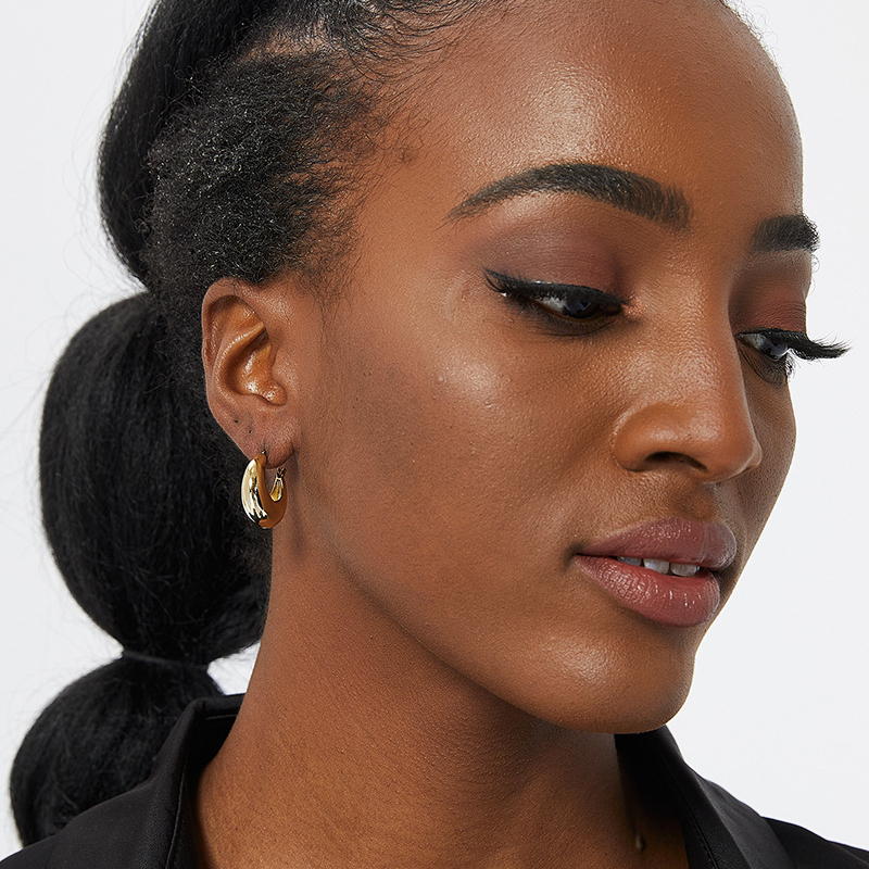 huggie gold hoop earrings