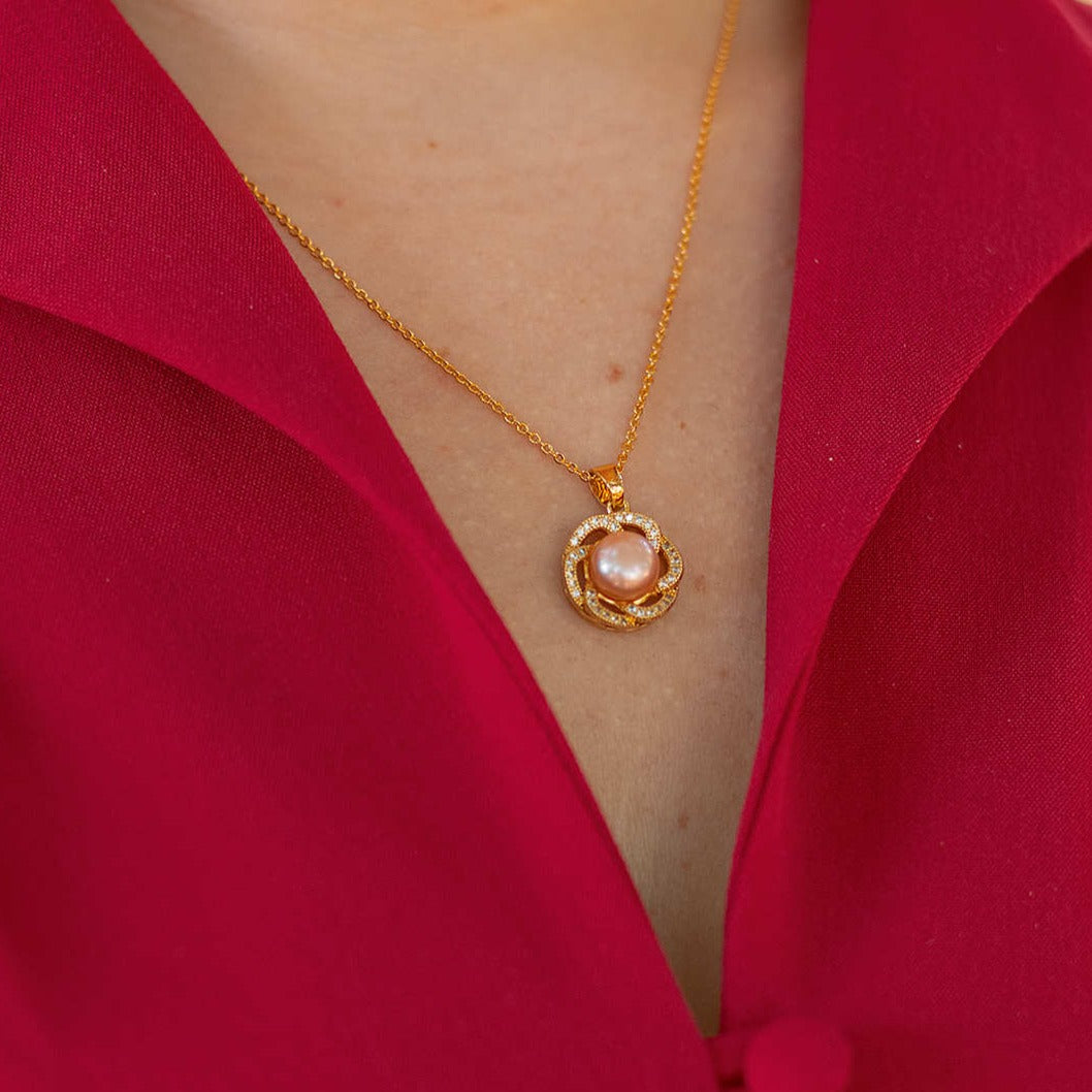 pearl pendant neclace