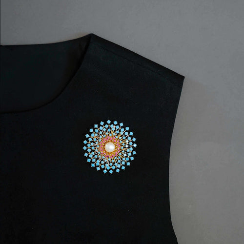 Elegant Turquoise Brooch with Freshwater Pearl in the Middle Flower Brooch Pin