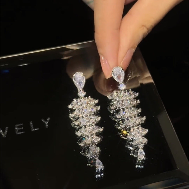 Moonstone Bride Earrings, Long Gold Moonstone Earrings, Wedding Day Je –  Fabulous Creations Jewelry