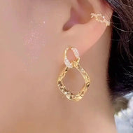 Goldene Creolen mit Diamanten und großen Kristallen, baumelnde Ohrringe mit Nadel aus S925er Silber