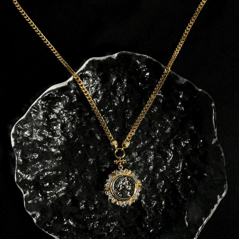 Lolita jewel-bijoux en acier inoxydable, plaqué OR et argent Lolita jewel-bijoux en acier inoxydable, plaqué OR et argent