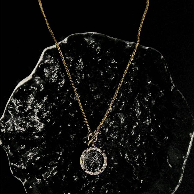Collier Frey Wille Egypte en émail et plaqué or Collier Frey Wille Egypte en émail et plaqué or