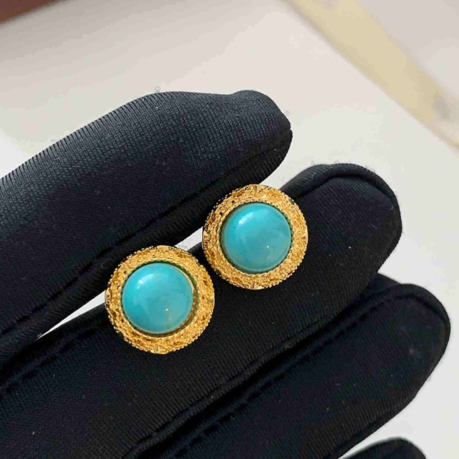 Boucles doreilles- clips - Anciennes en pierre turquoise - Vendu Boucles doreilles- clips - Anciennes en pierre turquoise - Vendu