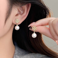 Pendientes de ambiente de invierno Copo de nieve de diamantes con pendientes colgantes de perlas Joyería de Navidad Pin de plata S925