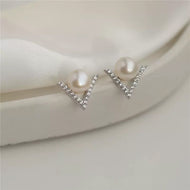 AAAA Freshwater Pearl Stud Earrings 6mm Real Pearl V Shape Diamond Earrings with silver Pin