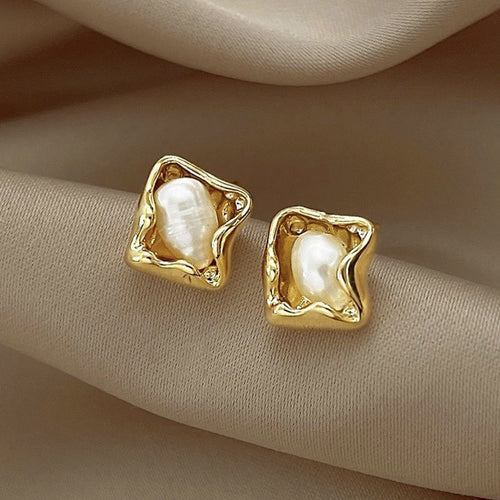 Pendientes de perlas de agua dulce Pendientes de diseño cuadrado chapados en oro de 14 quilates con pasador de plata S925