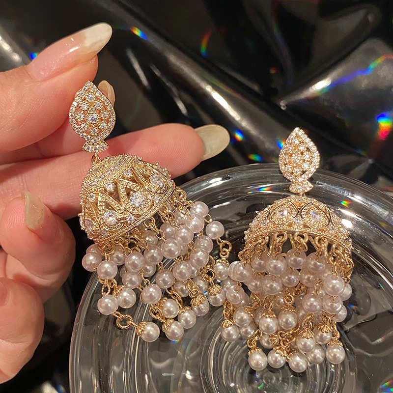 Estele 24Kt Gold Tone Plated White Austrian Crystal Stone Stud Earrings for  Women, Girls : Amazon.in: Fashion