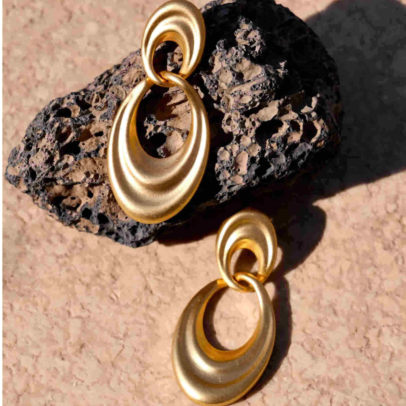 Boucles D'oreilles Motif Chaîne Rectangulaire Plaqué Or 18 Carats 750/1000 Boucles D'oreilles Motif Chaîne Rectangulaire Plaqué Or 18 Carats 750/1000