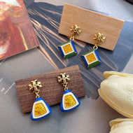 Boucles d'oreilles en forme de fleur en or Les boucles d'oreilles vintage en forme de triangle et de carré en forme de goutte d'huile bleue avec broche en argent S925