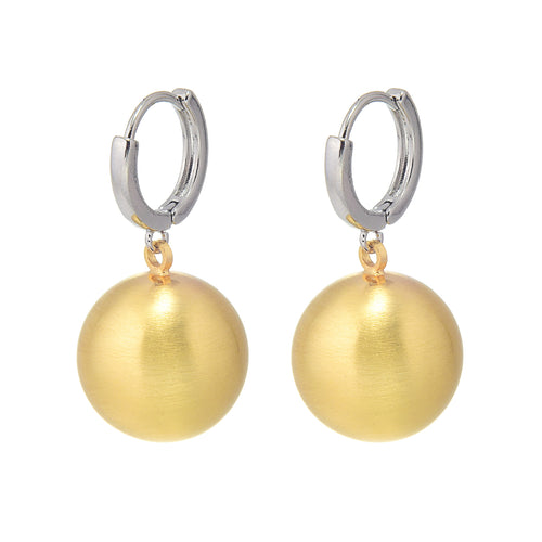 Boucles d'oreilles pendantes de luxe en argent et or avec boule mate et tige en argent S925