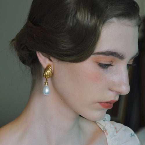 Pendientes colgantes de perlas de estilo vintage Pendientes colgantes de oro con clip